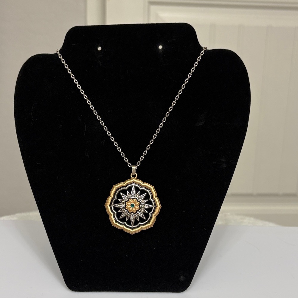 Elegant Brighton Black and Gold Pendant Necklace
